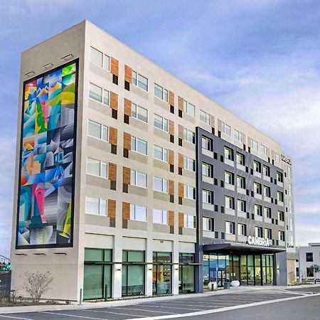 Cambria Hotel Burbank Airport Bagian luar foto