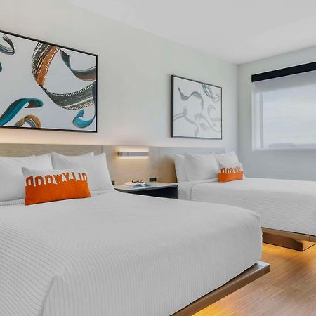 Cambria Hotel Burbank Airport Bagian luar foto