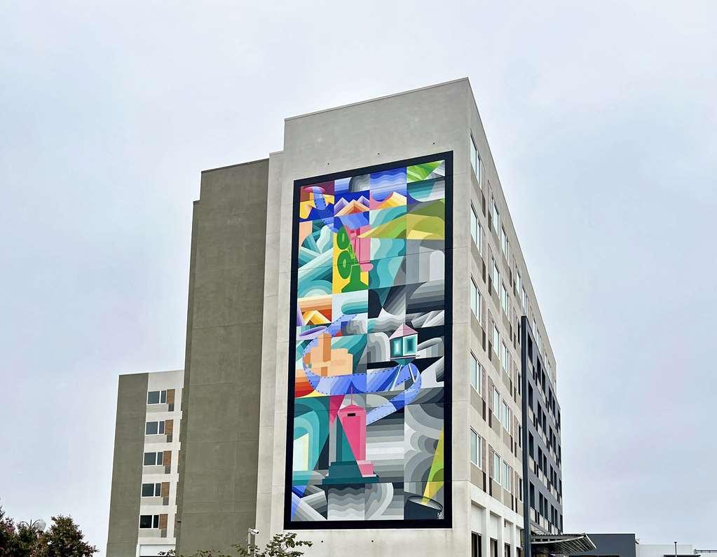 Cambria Hotel Burbank Airport Bagian luar foto