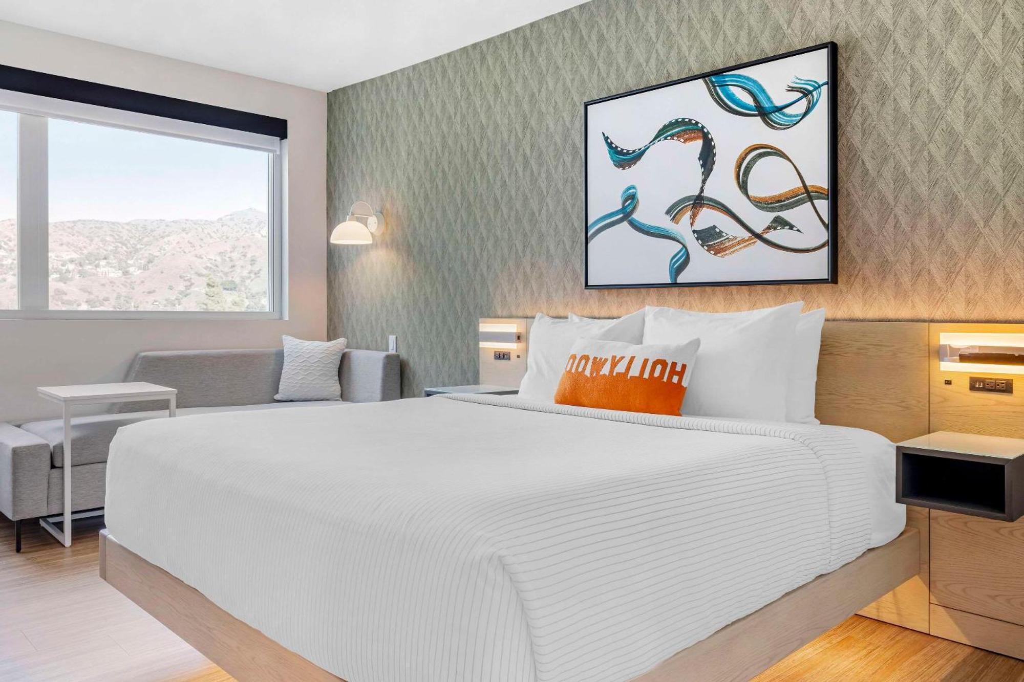 Cambria Hotel Burbank Airport Bagian luar foto