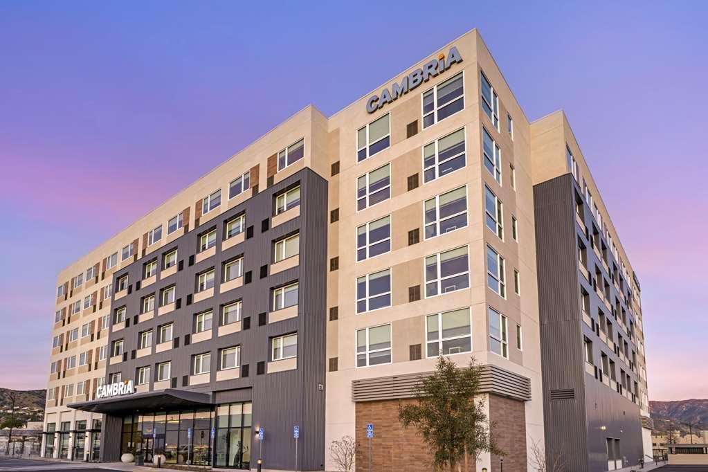 Cambria Hotel Burbank Airport Bagian luar foto